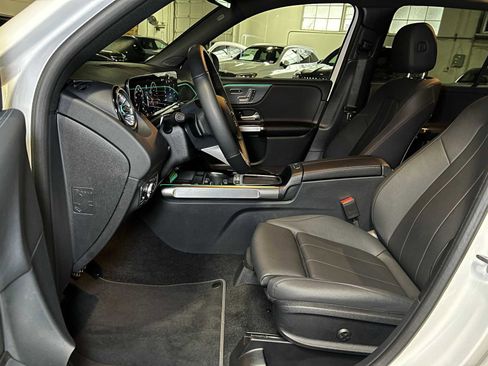 Used 2025 Mercedes-Benz GLB 250 4MATIC image 20