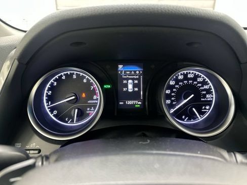 Used 2018 Toyota Camry SE w/ Convenience Package FWD image 11