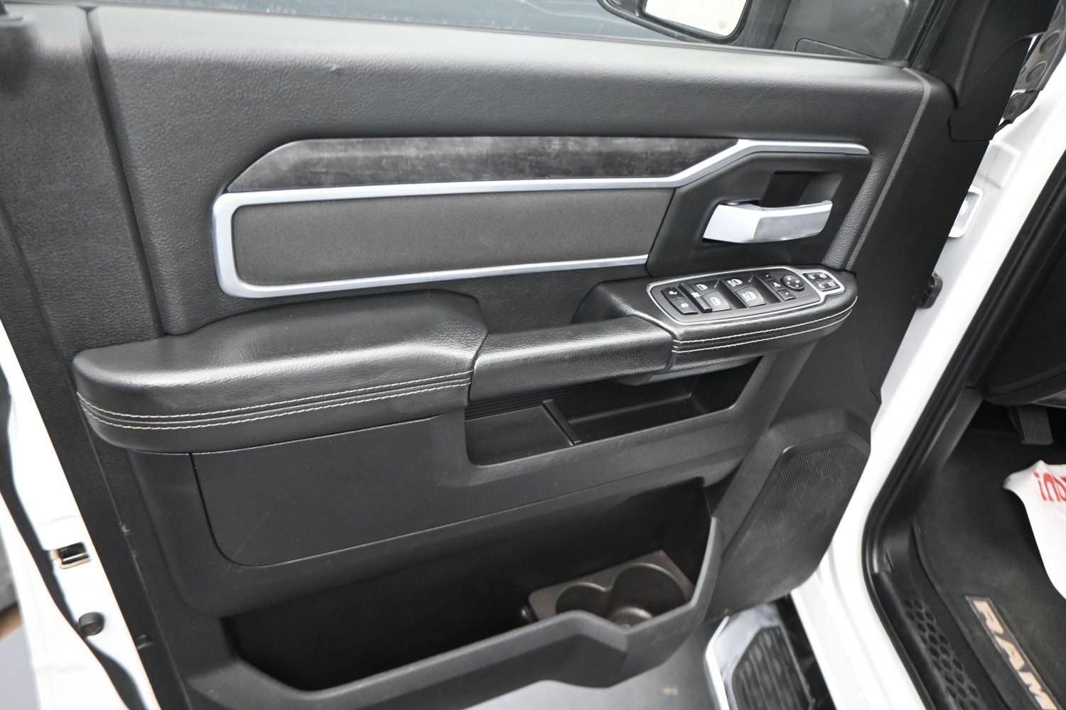 Used 2024 RAM 2500 Big Horn AWD/4WD image 2