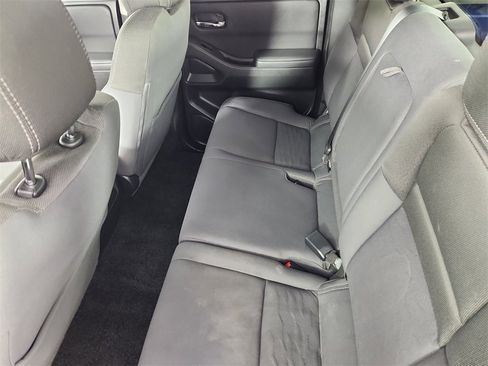 Used 2022 Nissan Frontier SV image 12