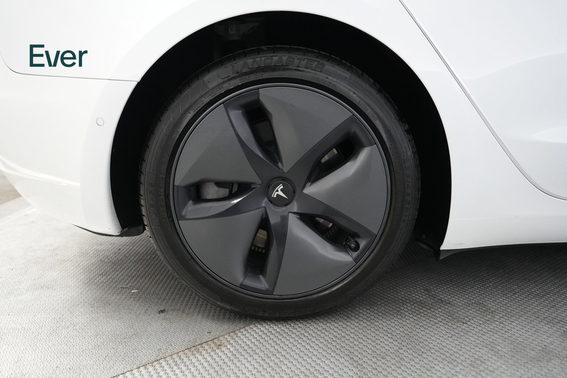 Used 2020 Tesla Model 3 Standard Range RWD image 21