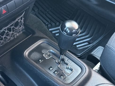 Used 2016 Jeep Wrangler Sport image 18