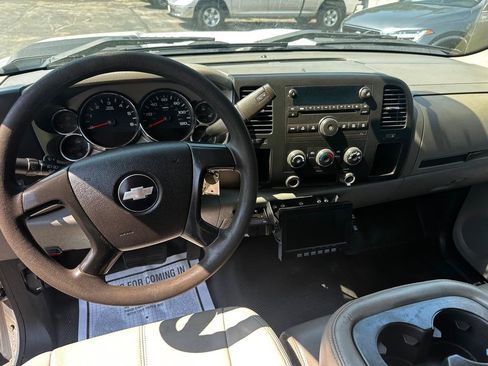 Used 2009 Chevrolet Silverado 3500 W/T RWD image 9