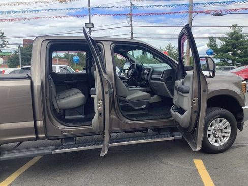 Used 2018 Ford F250 XLT w/ FX4 Off-Road Package AWD/4WD image 21
