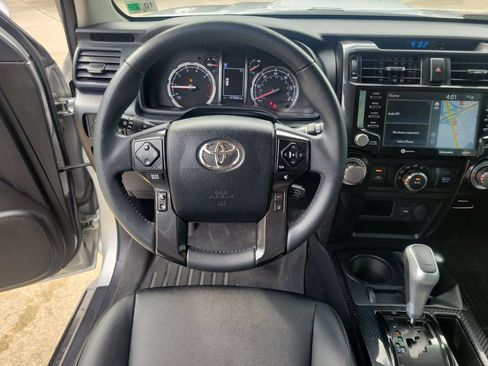 Used 2021 Toyota 4Runner TRD Off-Road Premium AWD/4WD image 17