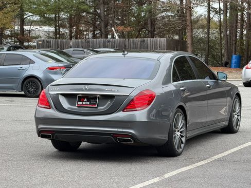 Used 2017 Mercedes-Benz S 550 Sedan image 4