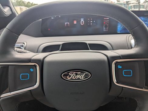 New 2025 Ford Expedition Platinum w/ Stealth Performance Package AWD/4WD image 30