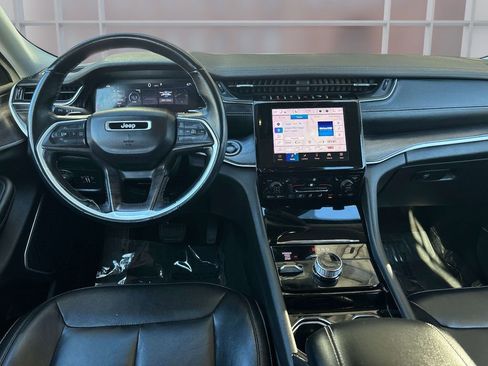 Used 2022 Jeep Grand Cherokee Limited image 10