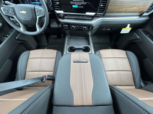 New 2026 Chevrolet Silverado 2500 High Country w/ High Country Premium Package AWD/4WD image 13