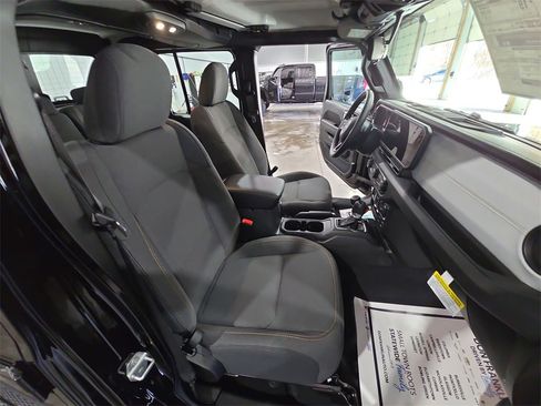 New 2026 Jeep Gladiator Sport image 28