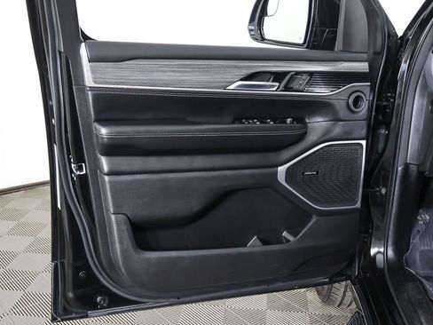 Used 2023 Jeep Wagoneer Series II AWD/4WD image 26