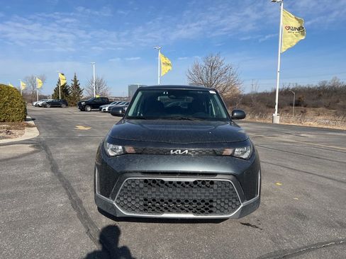 Used 2025 Kia Soul LX w/ LX Technology Package image 2