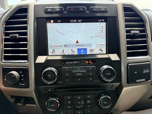 Used 2017 Ford F250 Lariat w/ Lariat Ultimate Package AWD/4WD image 30