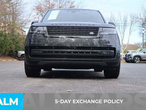 Used 2025 Land Rover Range Rover Long Wheelbase SE image 4