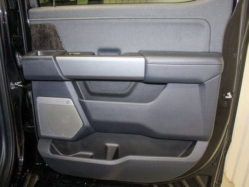 Used 2025 Ford F350 Lariat w/ Black Appearance Package image 17