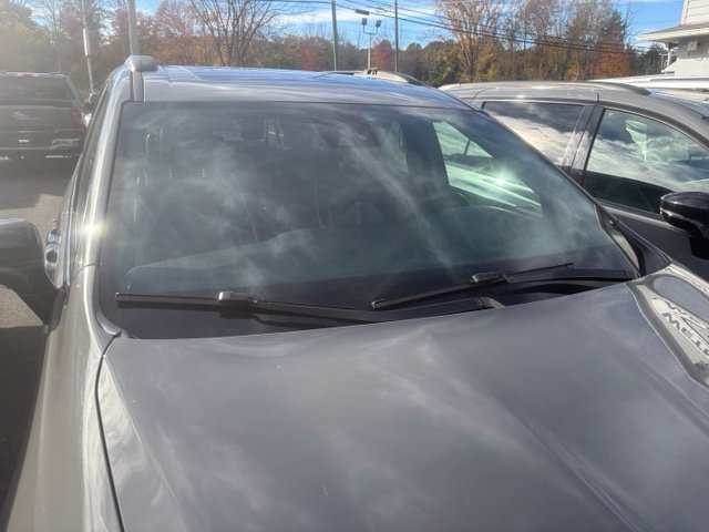 Used 2025 Chrysler Pacifica Limited FWD image 8