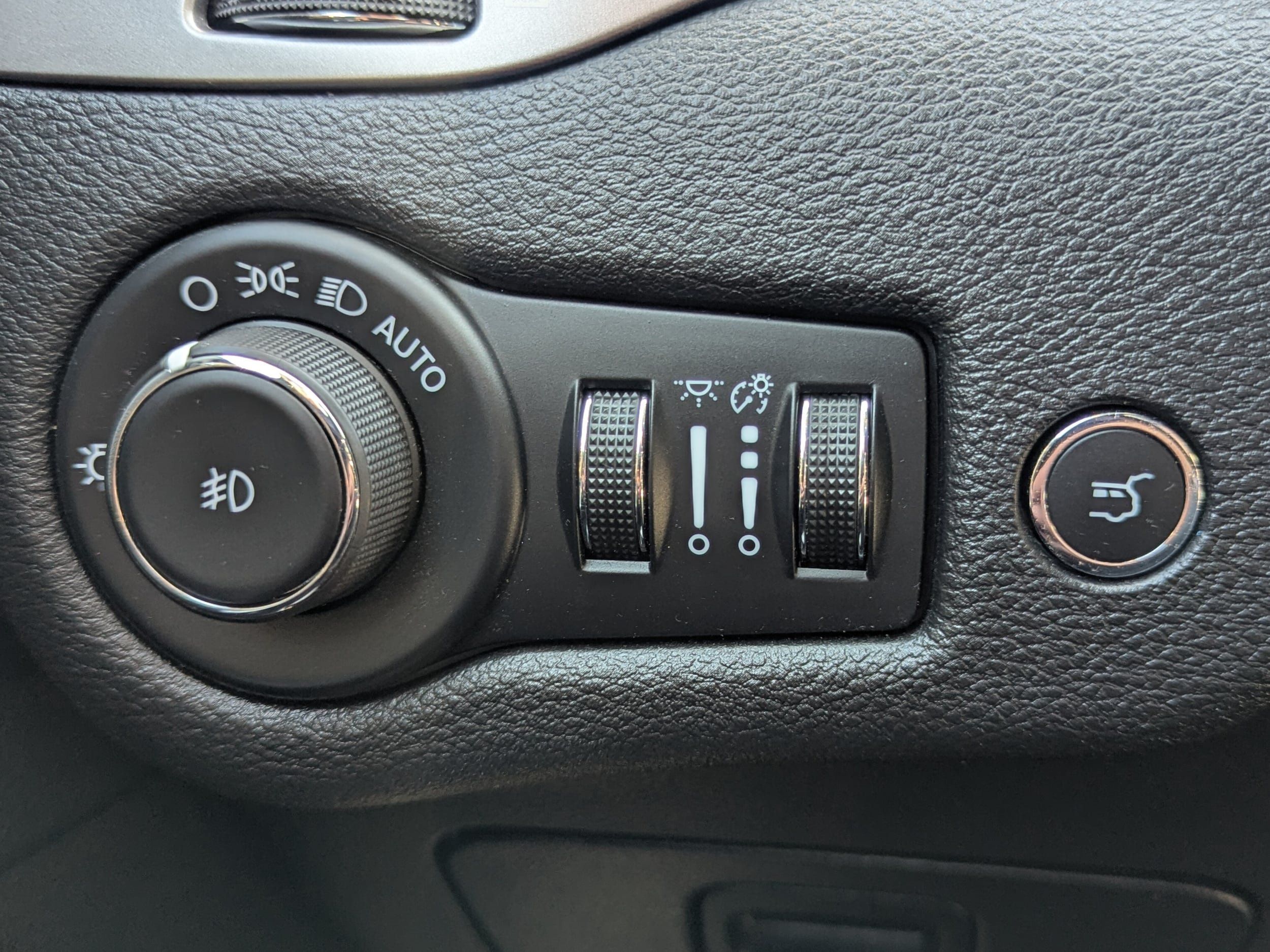 Used 2021 Jeep Cherokee Limited AWD/4WD image 21
