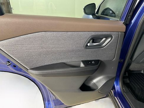 Used 2022 Nissan Rogue SV image 17