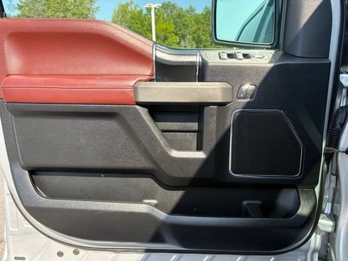 Used 2018 Ford F150 Platinum w/ Equipment Group 701A Luxury AWD/4WD image 10