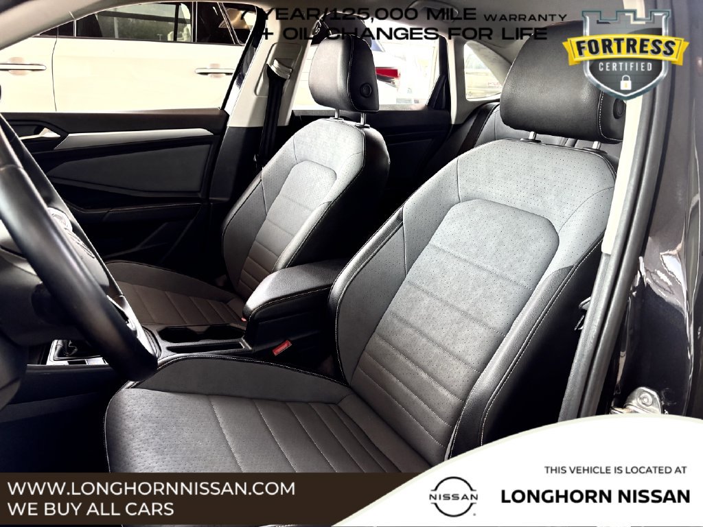 Used 2025 Volkswagen Jetta SE FWD image 23
