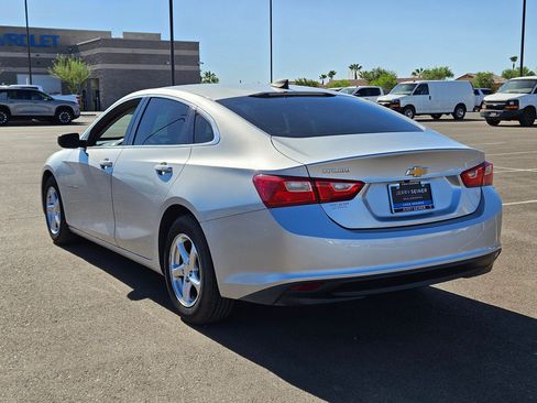 Certified 2018 Chevrolet Malibu LS FWD image 3