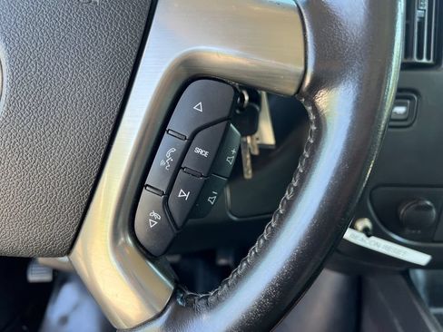 Used 2018 Chevrolet Express 2500 w/ Driver Convenience Package RWD image 22