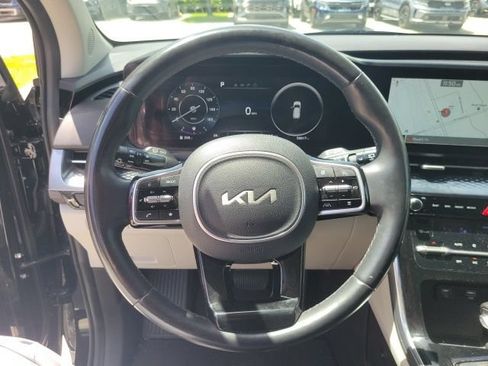 Certified 2022 Kia Carnival SX Prestige FWD image 10