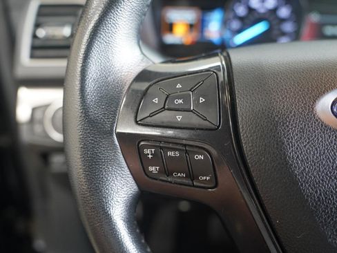Used 2019 Ford Explorer XLT w/ Equipment Group 201A AWD/4WD image 13