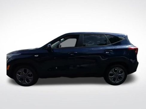 Certified 2026 Kia Seltos LX FWD image 2