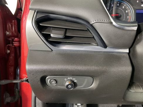 Certified 2023 Chevrolet Traverse LT image 23