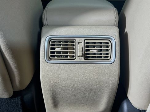 Used 2016 Nissan Altima 2.5 SL w/ Moonroof Package image 28