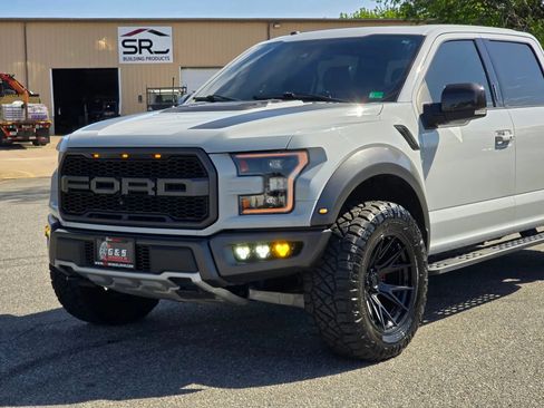 Used 2017 Ford F150 Raptor w/ Equipment Group 802A Luxury AWD/4WD image 2