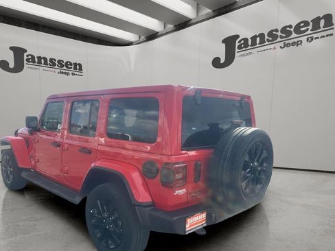 Used 2025 Jeep Wrangler Sahara image 2