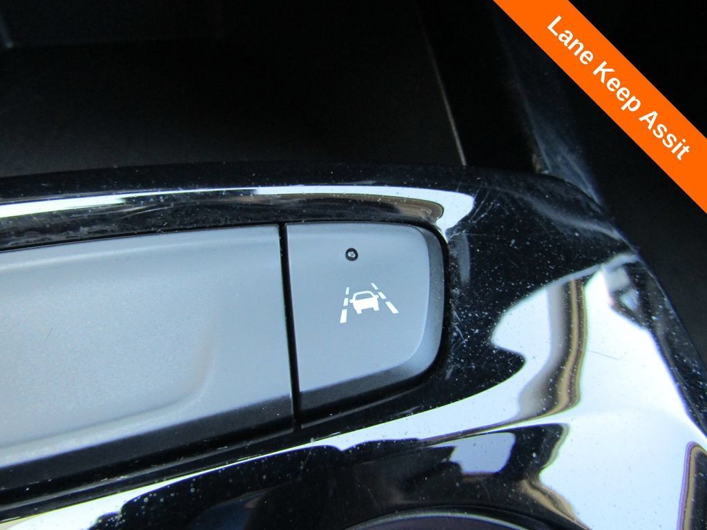 Used 2025 Chevrolet Trax LT w/ LT Convenience Package FWD image 15