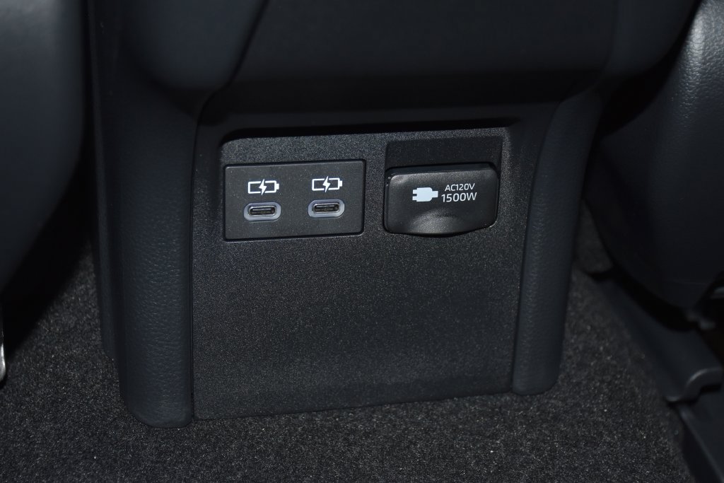 New 2027 Toyota Prius Plug-In Hybrid FWD image 27