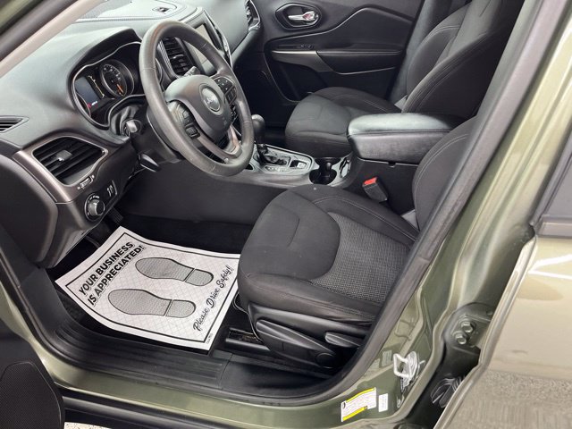Used 2021 Jeep Cherokee Latitude FWD image 28