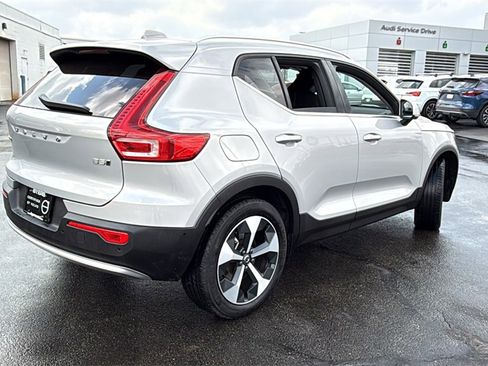 Certified 2025 Volvo XC40 B5 Plus image 3