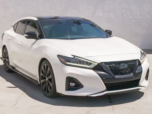 Used 2019 Nissan Maxima SR w/ Premium Package FWD image 3
