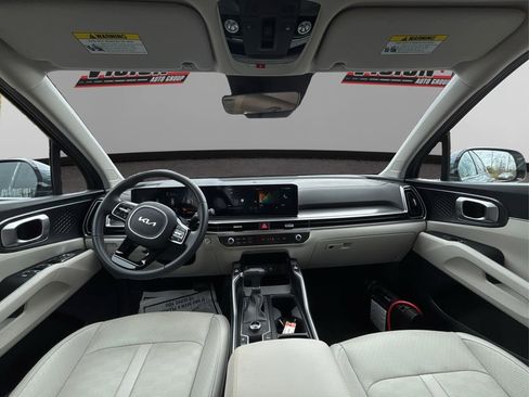 Certified 2025 Kia Sorento S w/ Panoramic Sunroof Package image 20
