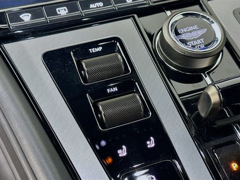 Used 2024 Aston Martin DB12 Coupe RWD image 26