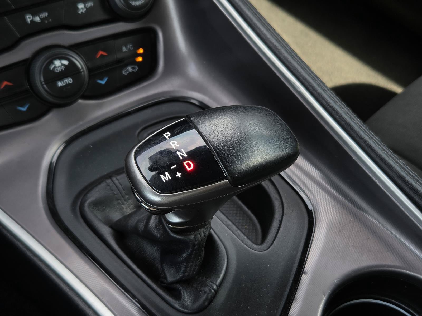 Used 2022 Dodge Challenger GT RWD image 16