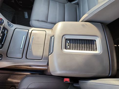 Used 2018 GMC Yukon Denali w/ Denali Ultimate Package image 20