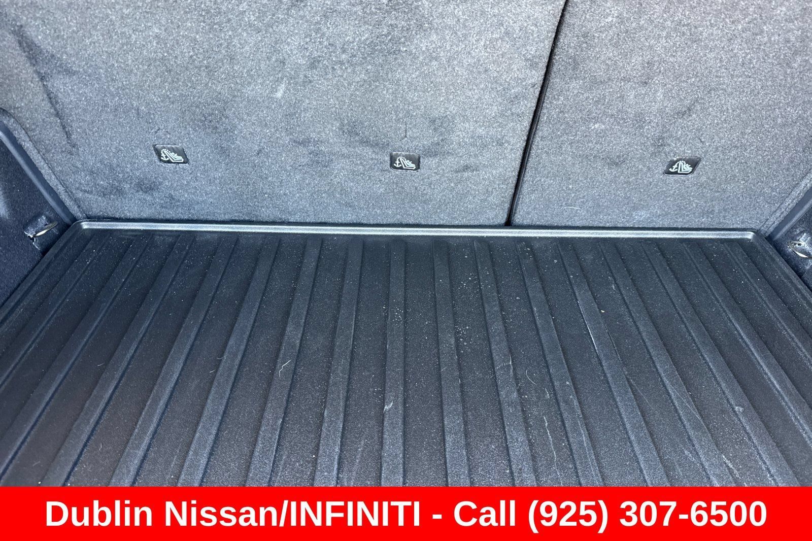 Used 2025 Nissan Rogue SV AWD/4WD image 18