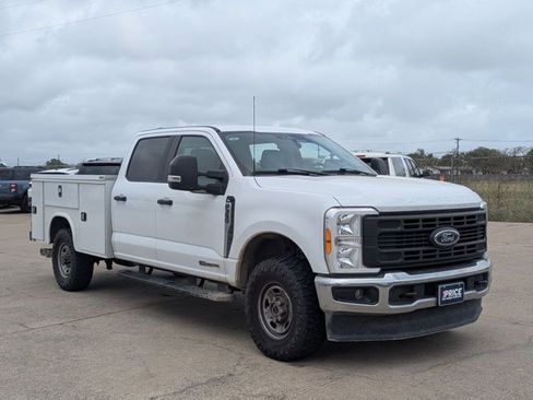 Used 2023 Ford F350 XL w/ FX4 Off-Road Package image 3