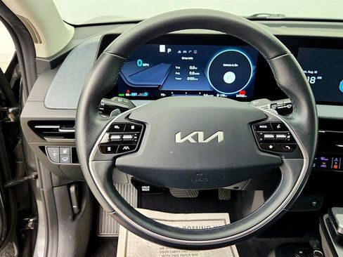 Used 2022 Kia EV6 Wind RWD image 12