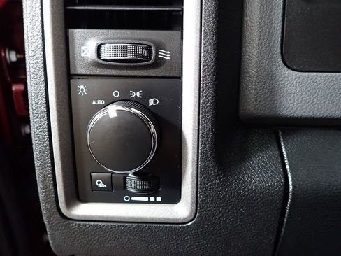 Used 2018 RAM 1500 Tradesman AWD/4WD image 28