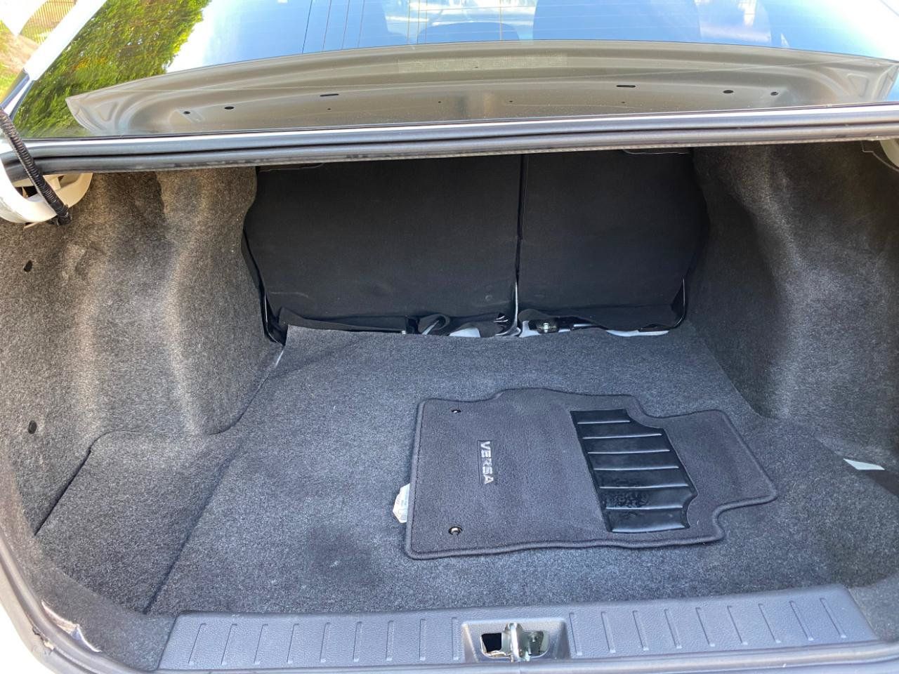 Used 2022 Nissan Versa SV FWD image 14