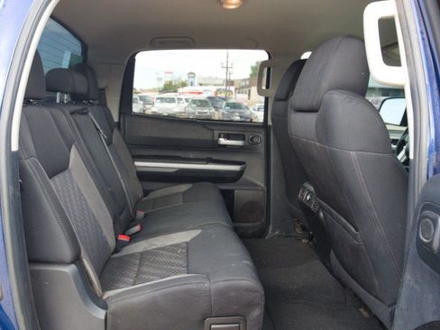 Used 2015 Toyota Tundra SR5 w/ SR5 Upgrade Package AWD/4WD image 24