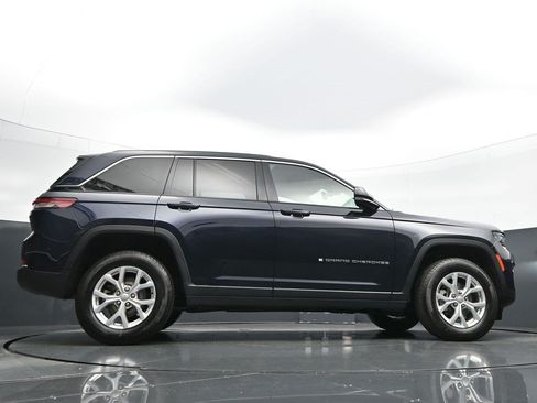 Used 2023 Jeep Grand Cherokee Limited AWD/4WD image 31