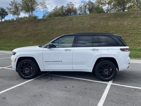 New 2025 Jeep Grand Cherokee Summit image 4